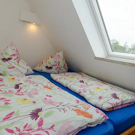 Apartmán 3-r-ferienwohnung-fuer-3-personen-in-schaprode-auf-ruegen-zi4 *